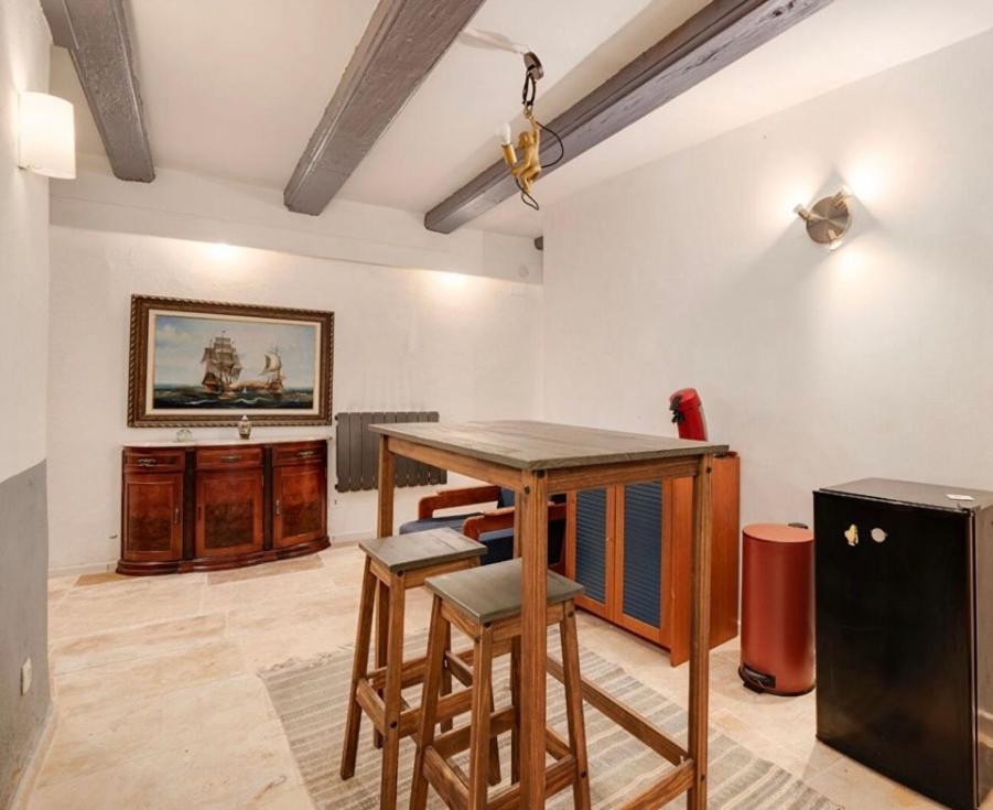 Rent Big Room With Breakfast Free In Old City Нанси Екстериор снимка